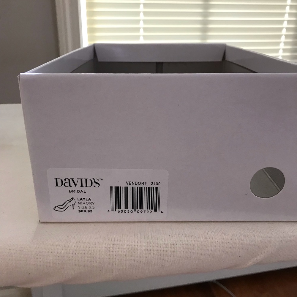 David’s Bridal lace heels - Picture 5 of 5